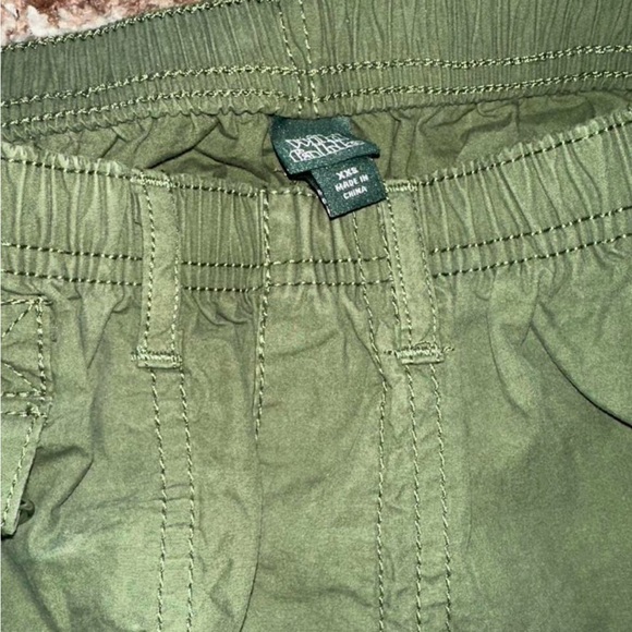 Women’s Mid Rise Cargo Pants In Green Size XXS - Wild Fable - Picture 2 of 5